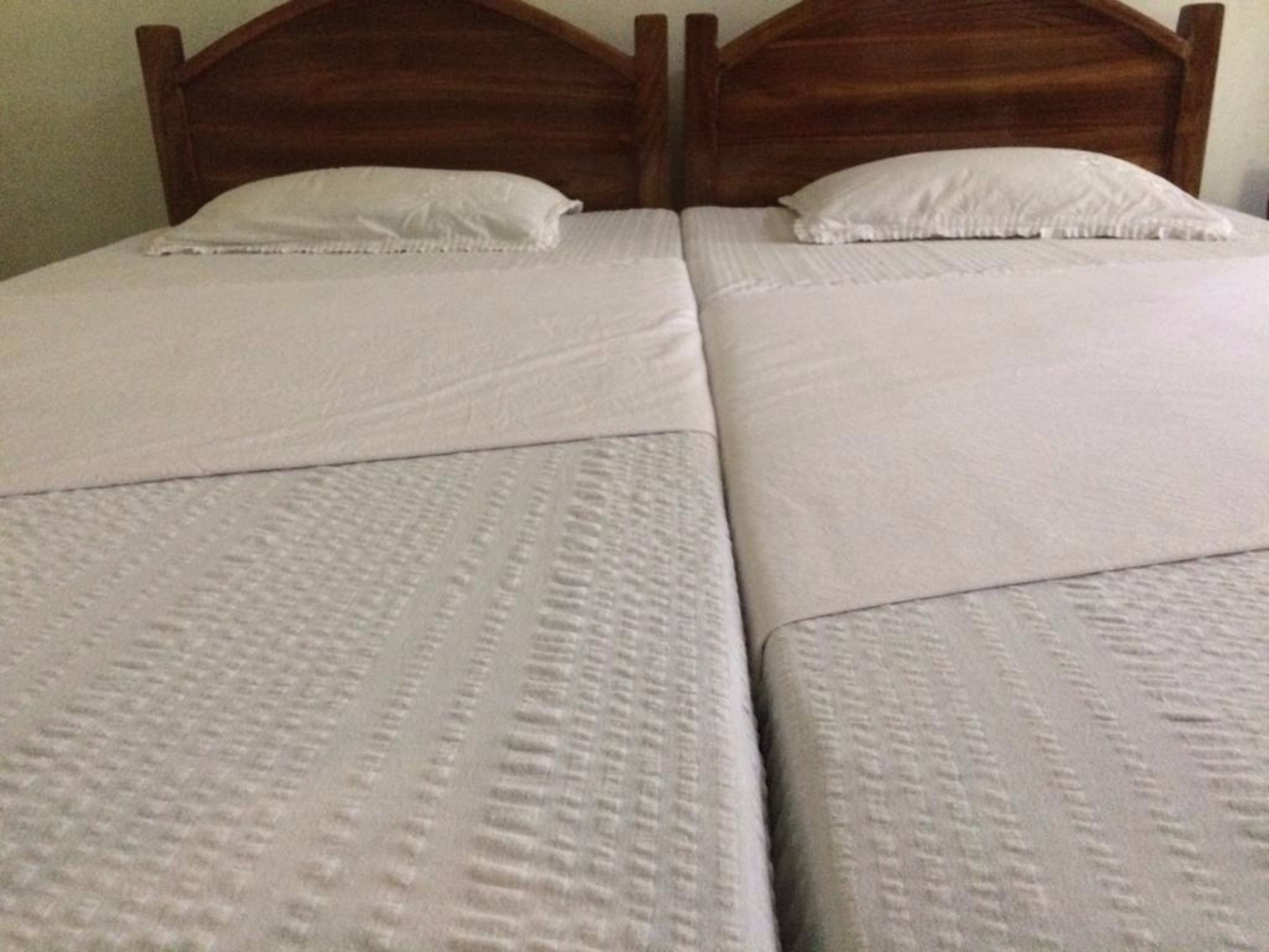 Desk, soundproofing, cots/infant beds, free WiFi
