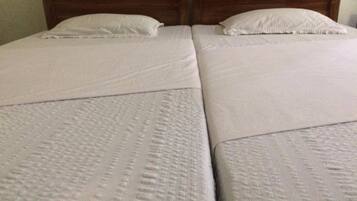 Desk, soundproofing, cots/infant beds, free WiFi