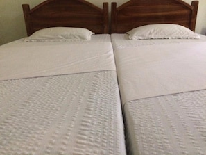 Desk, soundproofing, cribs/infant beds, free WiFi