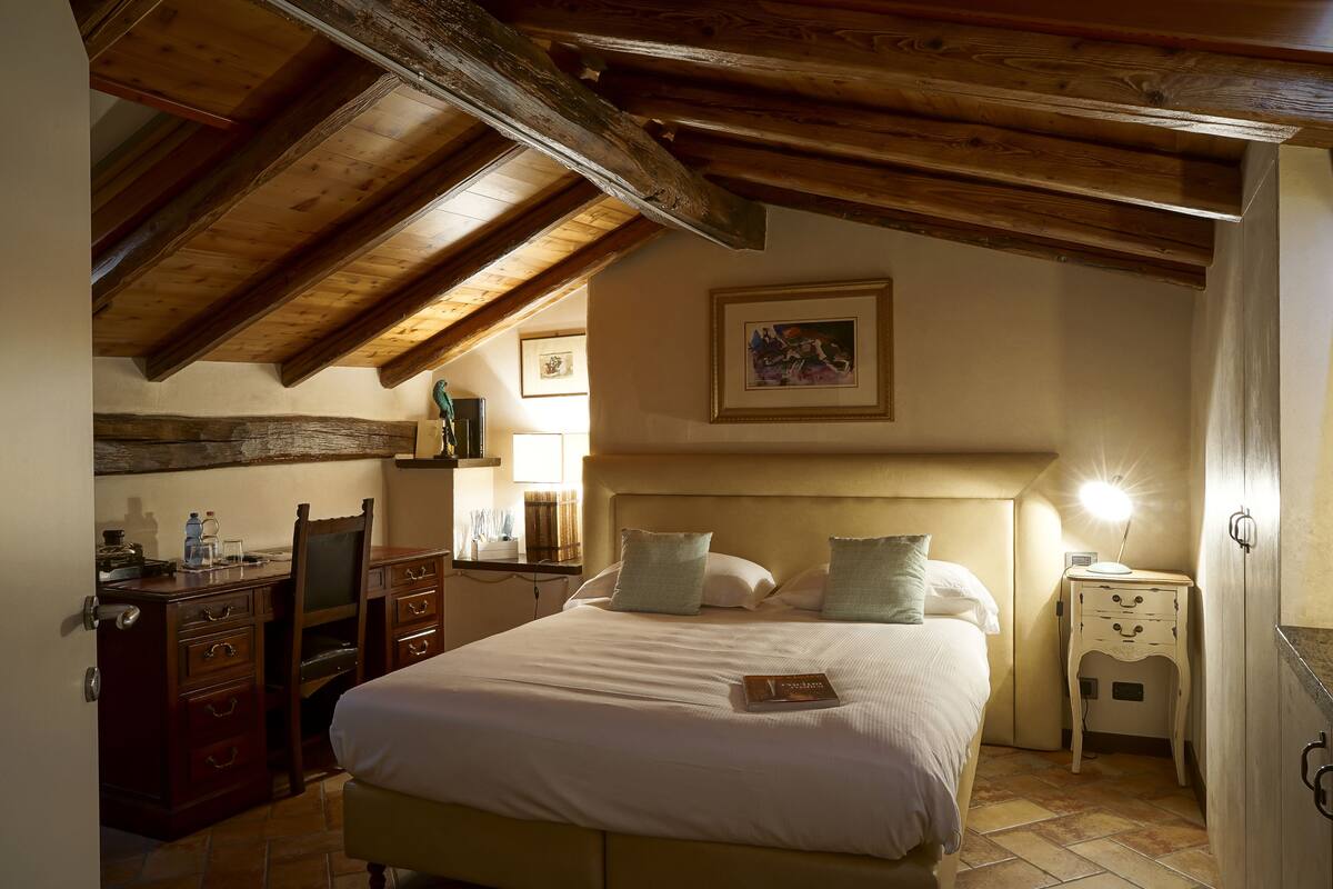 Deluxe Double or Twin Room