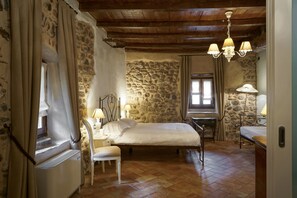 Individually decorated, individually furnished, iron/ironing board - Locanda Osteria Marascia (Calolziocorte)