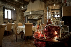 Breakfast, lunch, dinner served; Italian cuisine - Locanda Osteria Marascia (Calolziocorte)