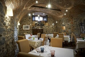 Der serveres morgenmad, frokost, aftensmad og italienske retter 