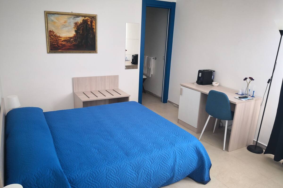 Standard Double Room, 1 Double Bed, Garden View, Sea Facing | 1 bedroom, in-room safe, desk, laptop workspace