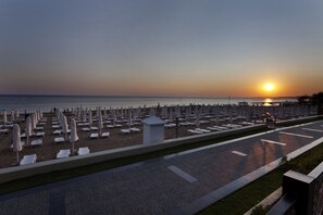 Platja privada, cabanes de platja gratuïtes i gandules de platja 