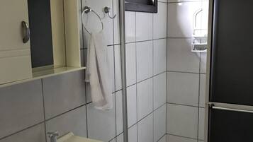 Shower, towels