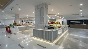 4 restaurants, spécialités Cuisine méditerranéenne