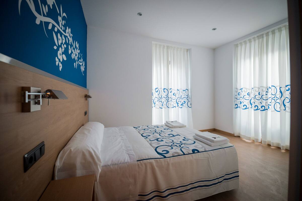In-room safe, desk, blackout drapes, iron/ironing board (on request)