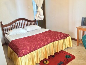 Standard Double Room | Desk, soundproofing, free WiFi, bed sheets - Westend Motel (Fort Portal)