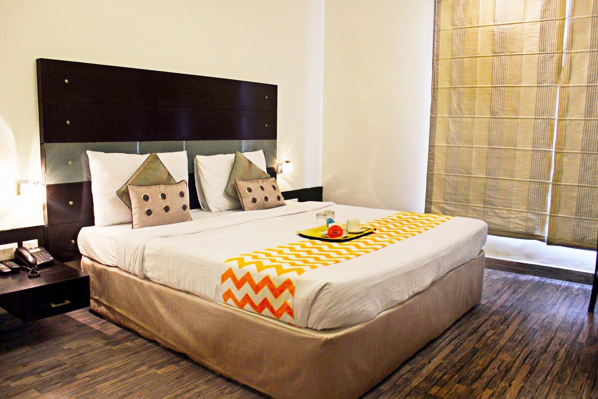Deluxe Room | 1 bedroom, desk, rollaway beds (free), WiFi (free)