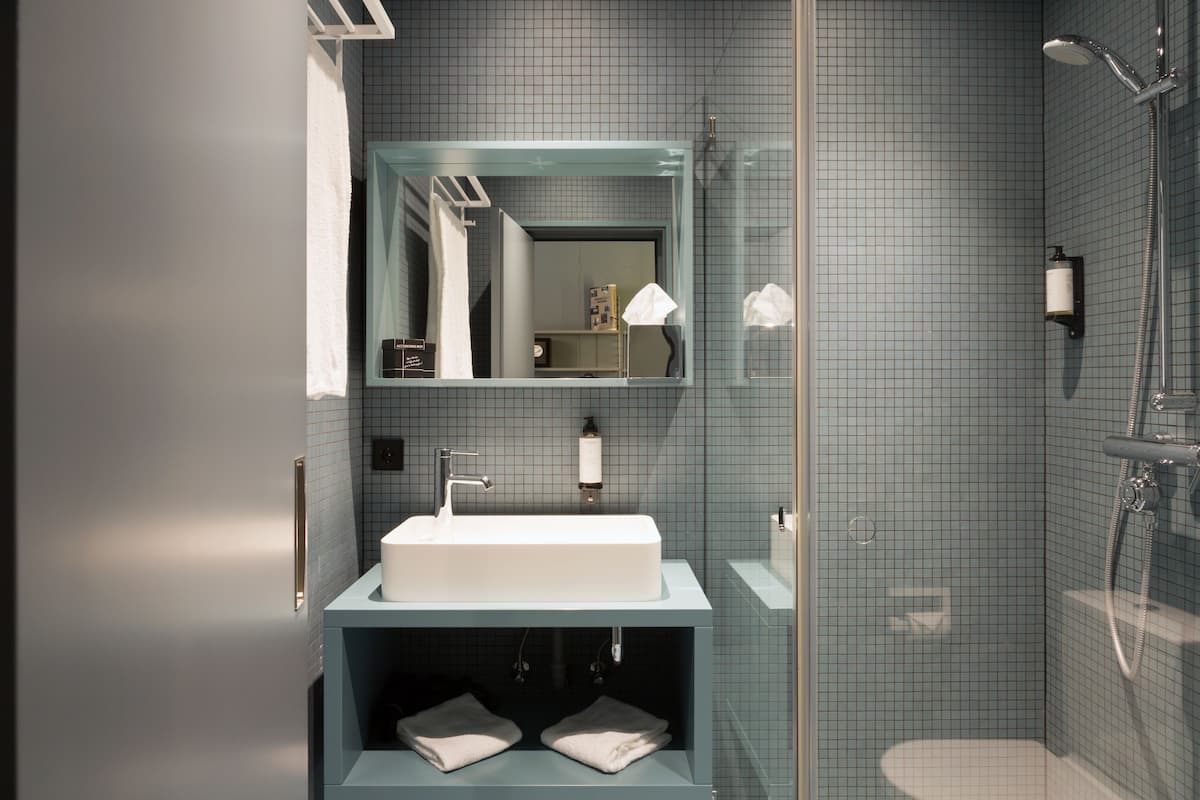 free toiletries, hair dryer, towels