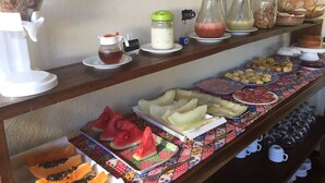 فطور مطهو حسب الطلب مجانًا يوميًا