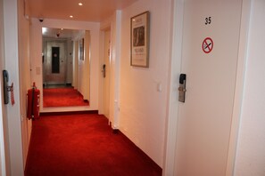 Hallway - Hotel Paris (Düsseldorf)