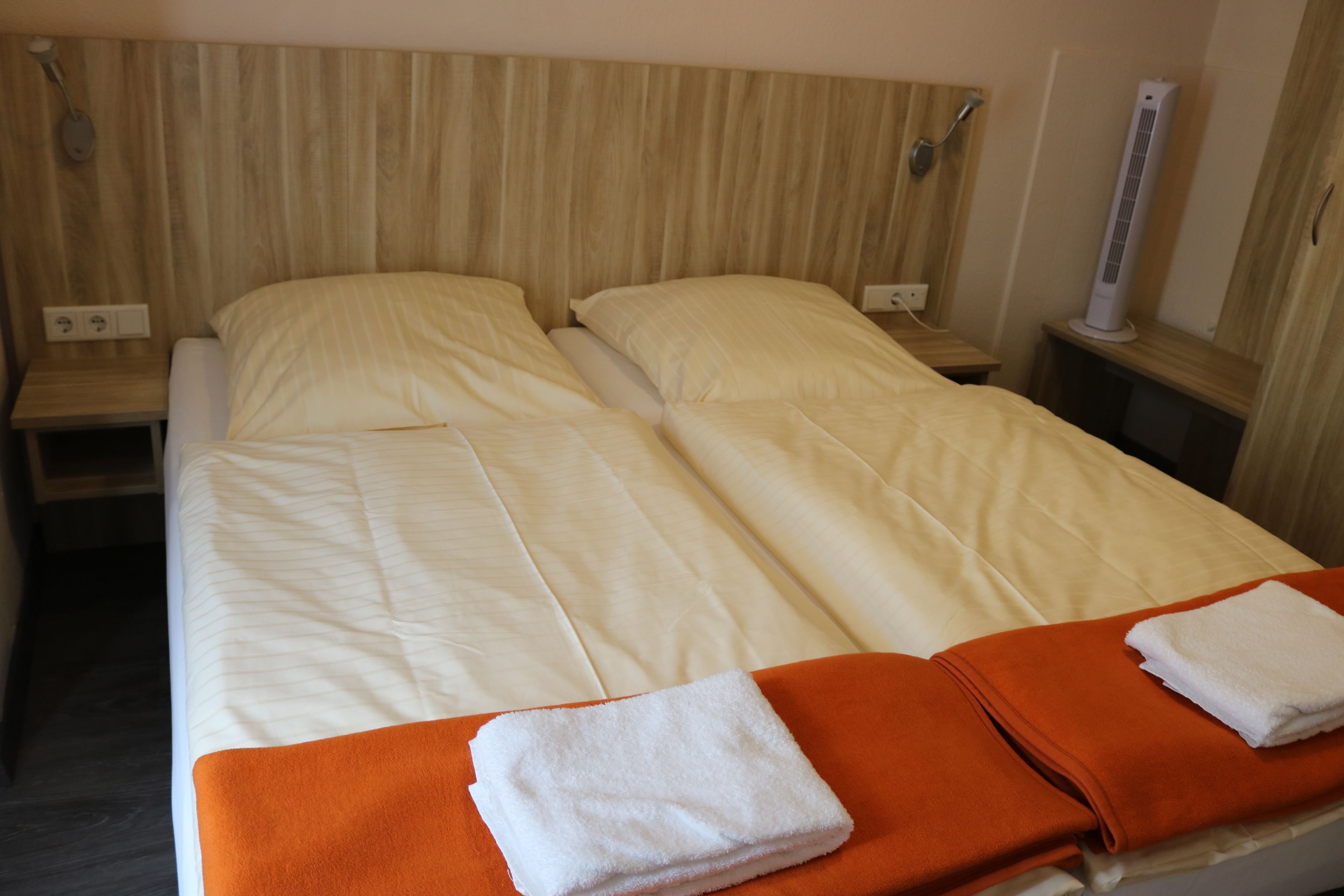 standard double room | minibar, in-room safe, desk, free wifi