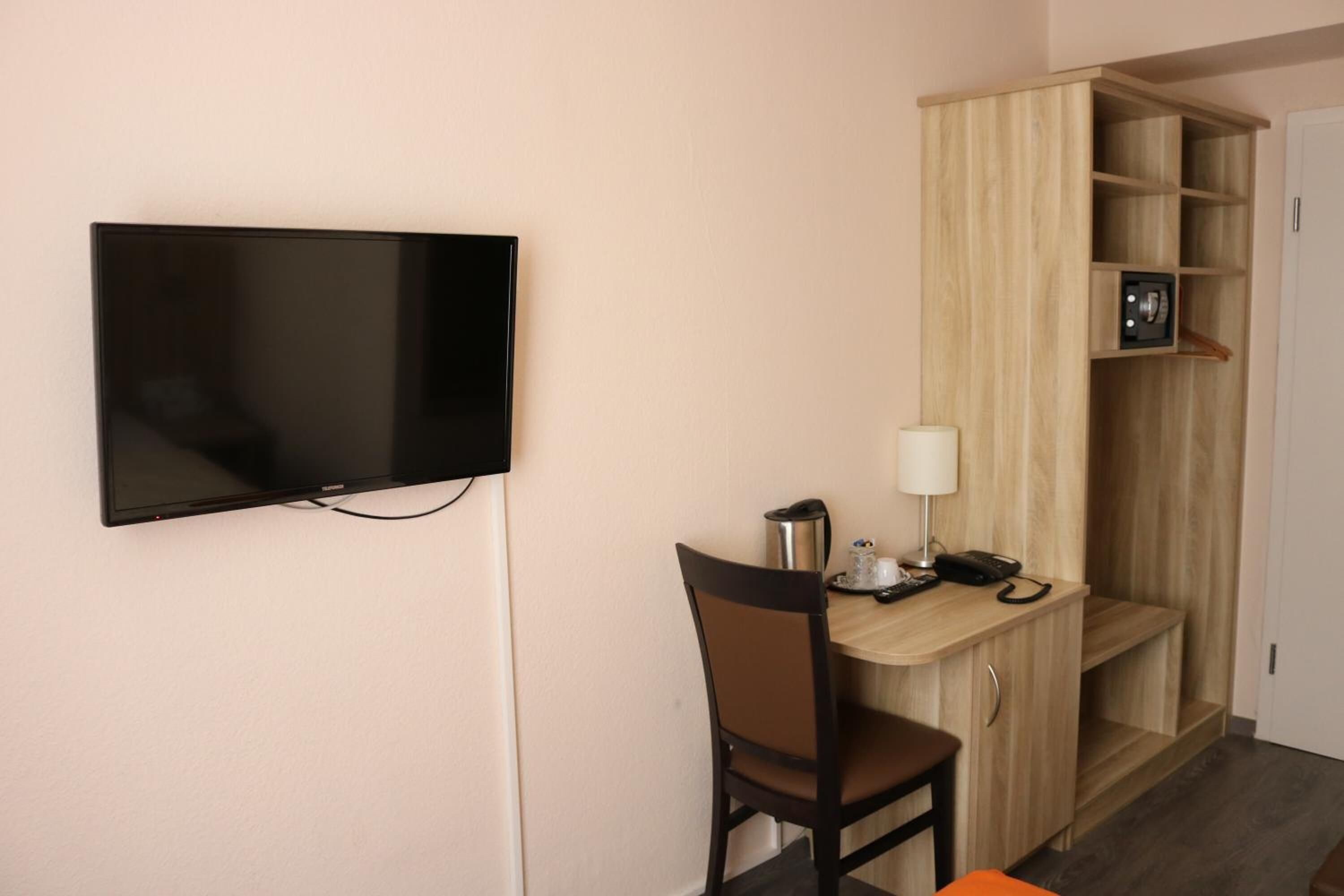 minibar, in-room safe, desk, free wifi