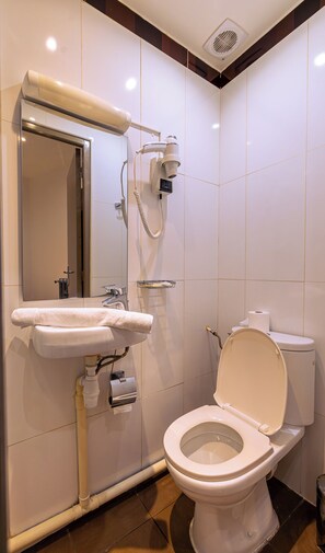 Einzelzimmer | Badezimmer