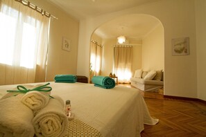 Quadruple Room, Ensuite (External) | Rollaway beds, free WiFi