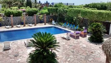 3 outdoor pools