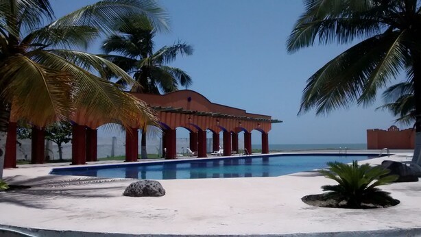 Outdoor pool - Resort Mision del Mar (Tecolutla)