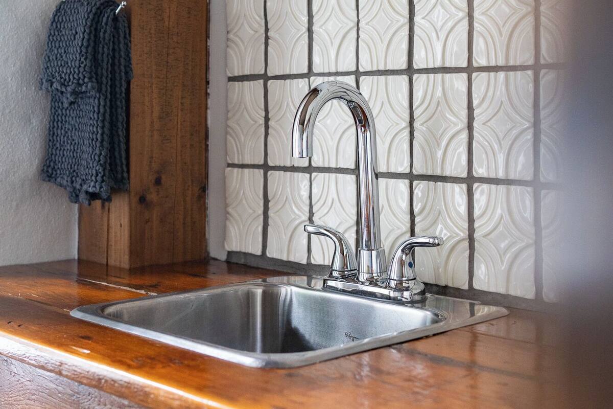 studio suite, 1 queen bed, kitchenette, garden view (a) | private kitchenette | fridge, coffee/tea maker, electric kettle, cookware/dishes/utensils