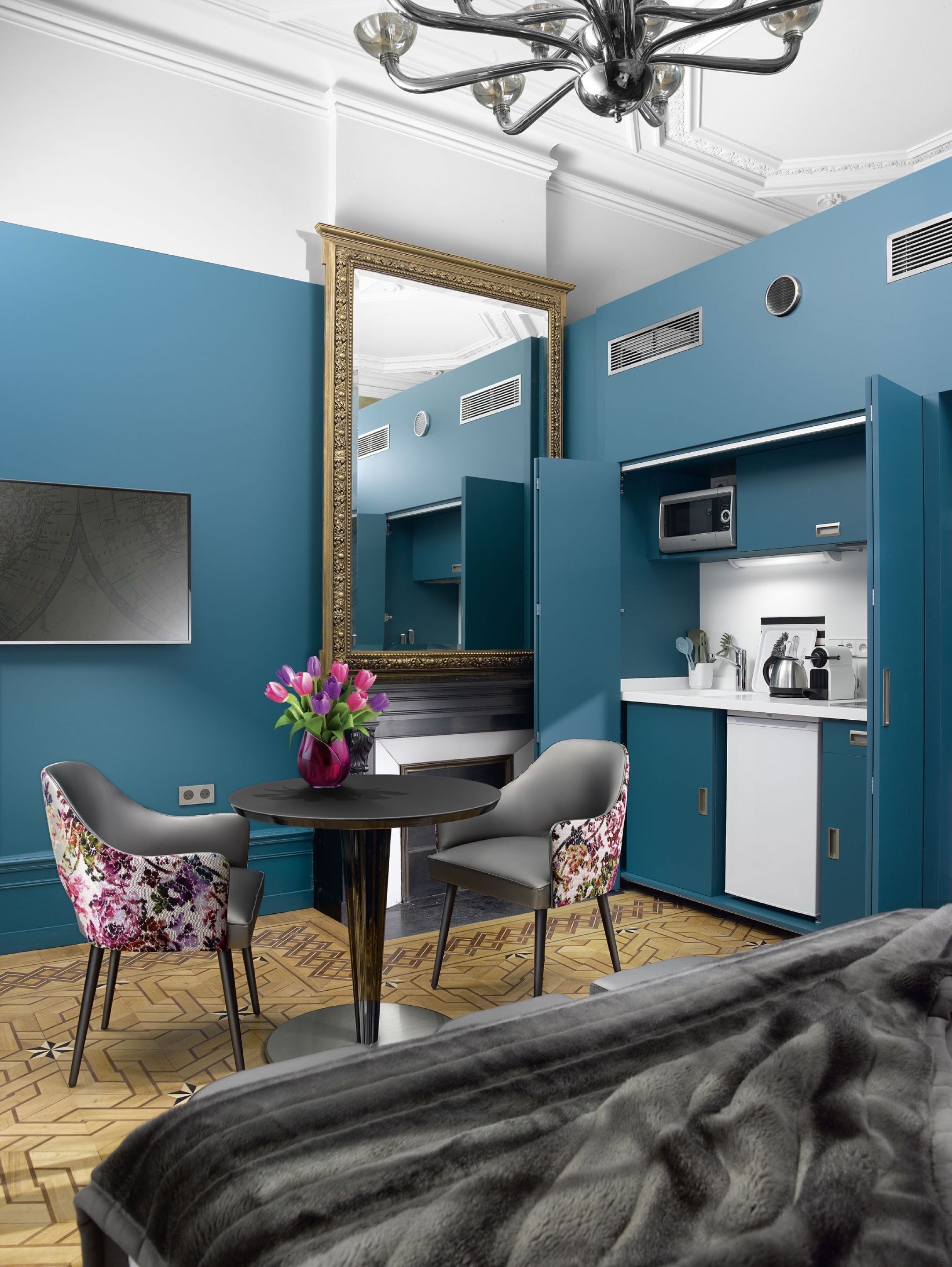 deluxe studio | premium bedding, in-room safe, individually decorated, desk