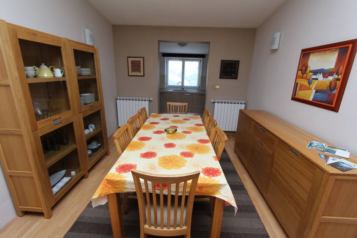 Superior Apartment, Terrace (5 People) | Cozinha privada | Cafeteira/chaleira, geladeira, micro-ondas, cooktop