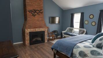 Deluxe Room | Premium bedding, desk, free WiFi, bed sheets