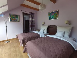 Design House | Premium bedding, in-room safe, individually decorated