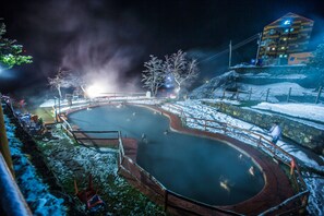 4 piscines extérieures