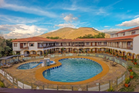 Exterior. Hotel Gran Sirius