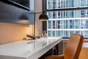 Standard Room, 1 King Bed, Non Smoking (Larger Room) | Premium bedding, desk, iron/ironing board, cots/infant beds - Cambria Hotel Chicago Loop - Theatre District (Chicago)