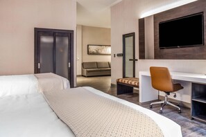 Suite, Multiple Beds, Accessible, Non Smoking