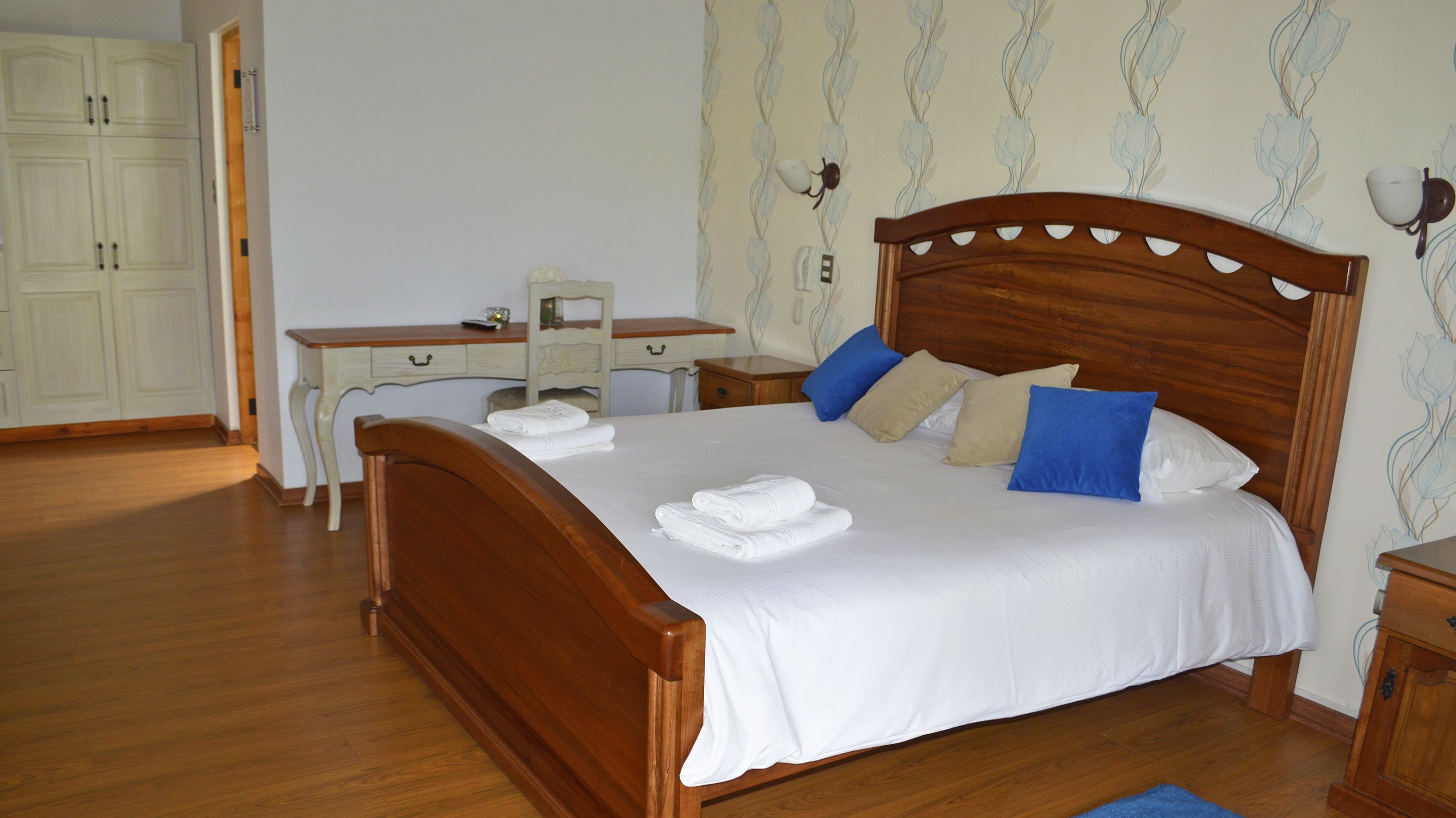 1 bedroom, premium bedding, minibar, in-room safe