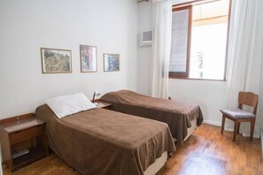 House, 6 Bedrooms | 6 bedrooms, iron/ironing board, free WiFi, bed sheets