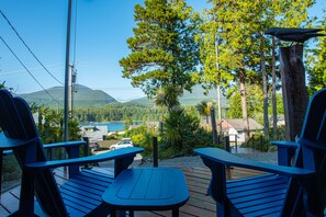 Terrace/patio - The Francis Boutique Inn (Ucluelet)