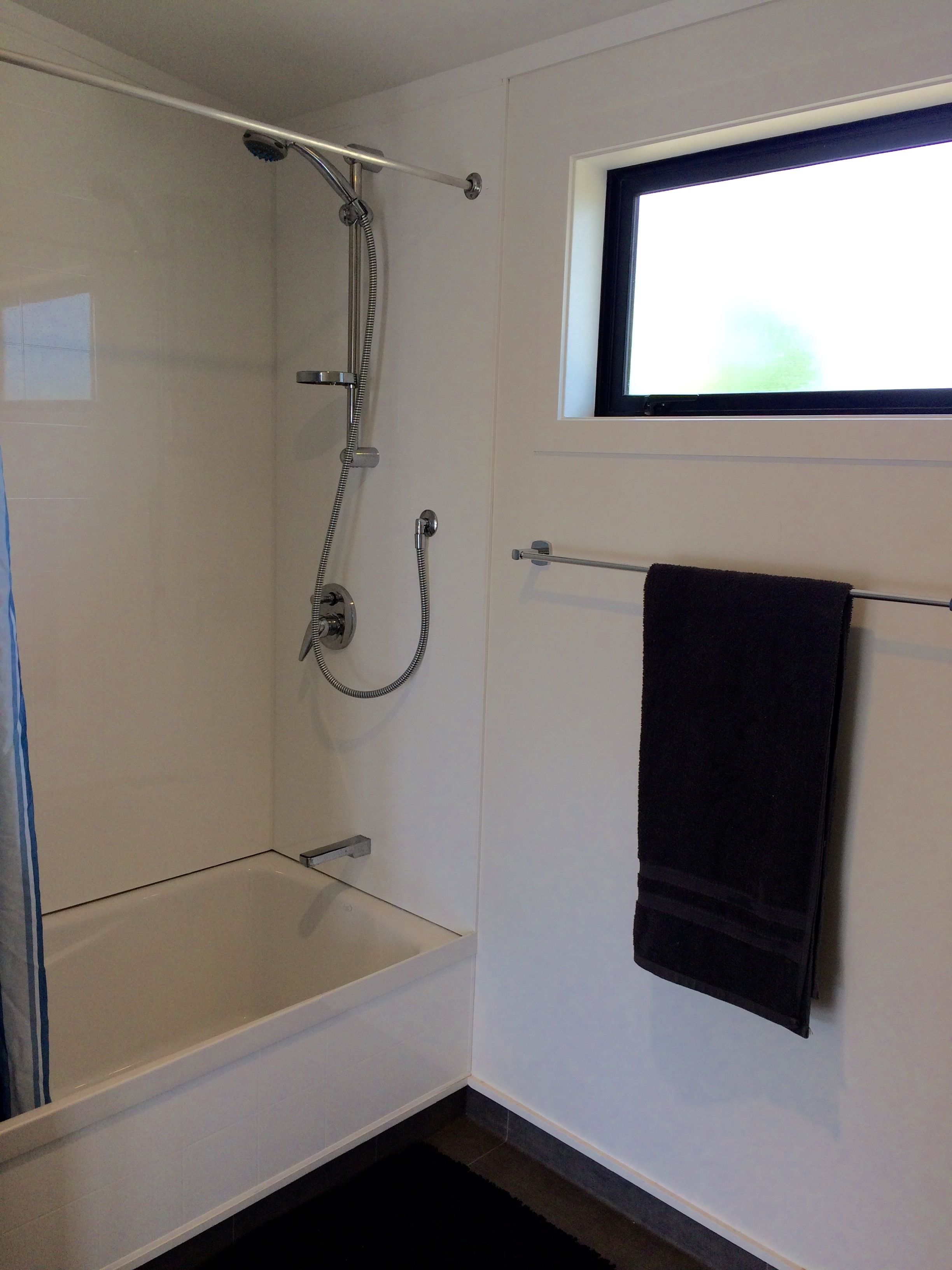 House, 2 Bedrooms, Kitchen, Ocean View | Bathroom | Combined shower/bathtub, towels