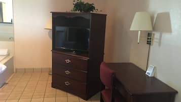 Suite, 1 King Bed, Non Smoking, Jetted Tub | Desk, free WiFi, bed sheets