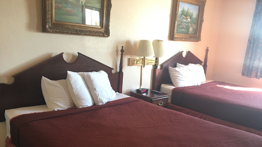 Derby Inn & Suites