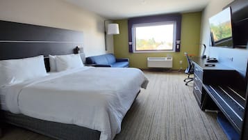 Standard Room, 1 King Bed, Accessible (Roll-In Shower) | In-room safe, desk, laptop workspace, blackout drapes