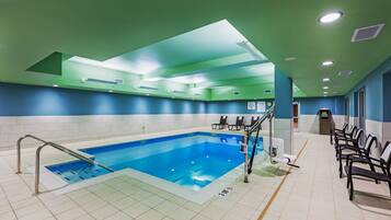 من حمّامات السباحة المغطاة، مقاعد للتشمس