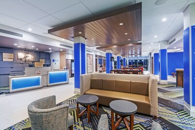 Holiday Inn Express & Suites Chanute by IHG