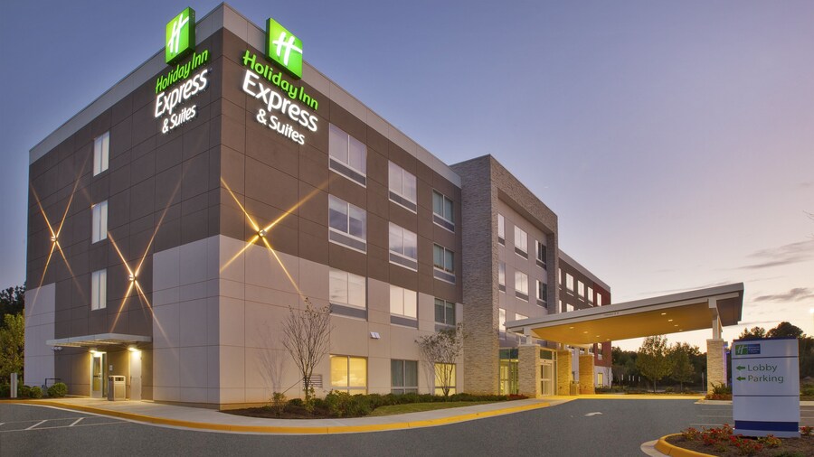 Holiday Inn Express & Suites South Hill by IHG