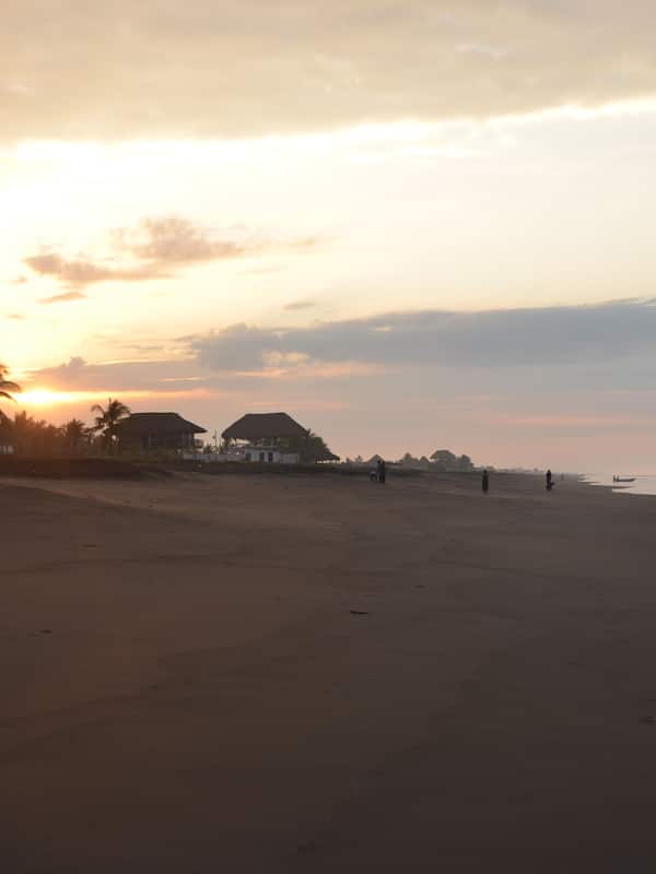Di pantai