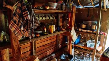 Café da manhã, almoço e jantar; local e internacional