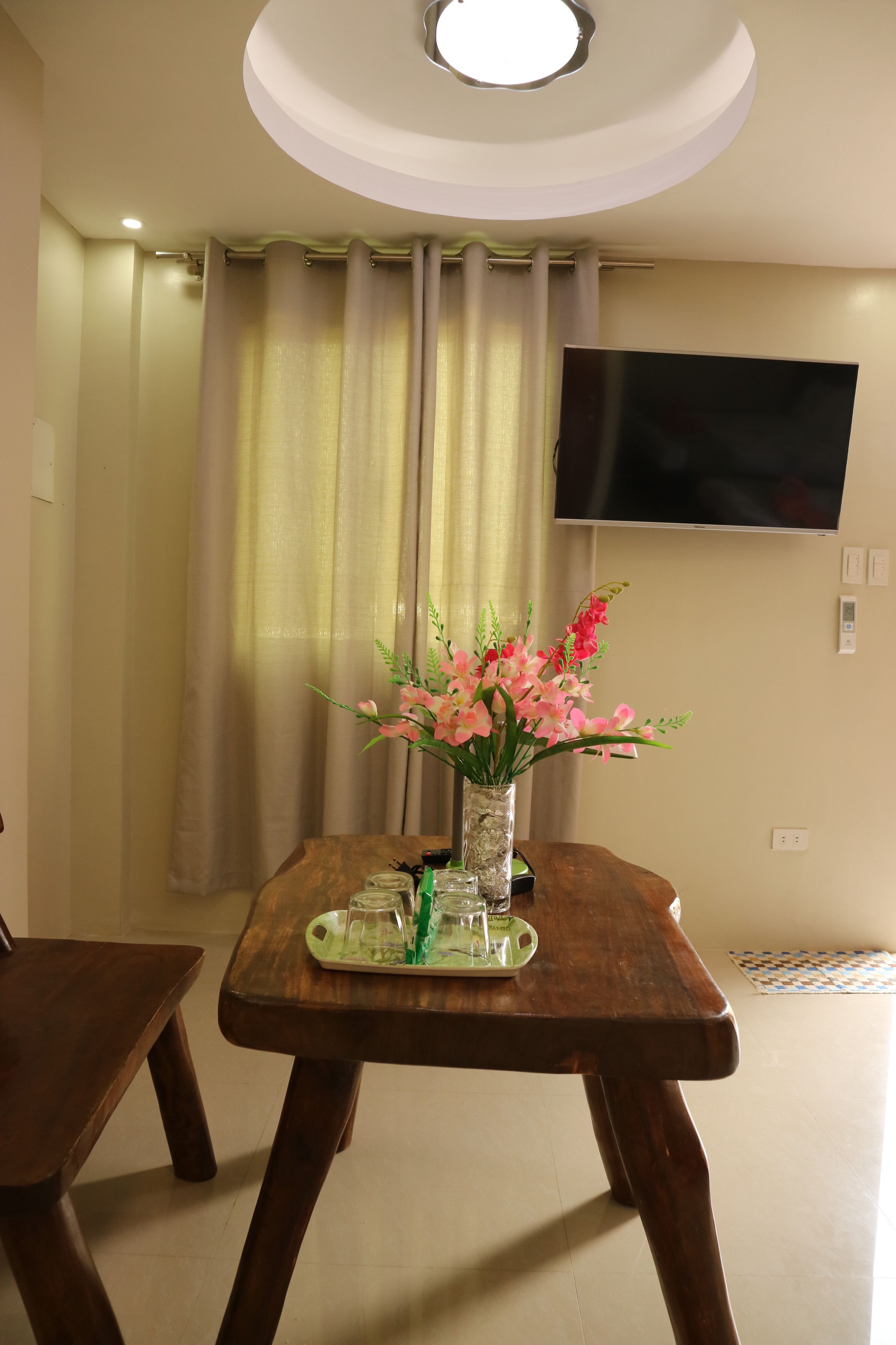 Fer et planche à repasser, Wi-Fi gratuit, draps fournis