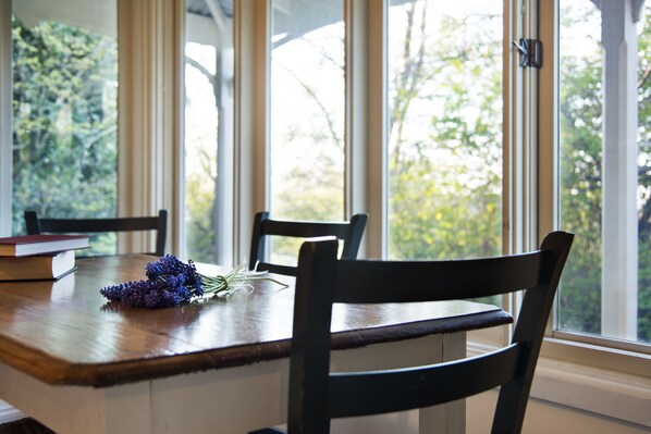 House, 2 Bedrooms | In-room dining - Botanica (Daylesford)