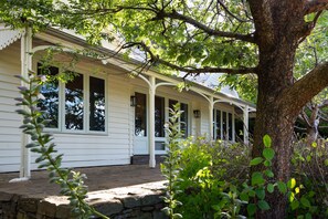 Exterior - Botanica (Daylesford)