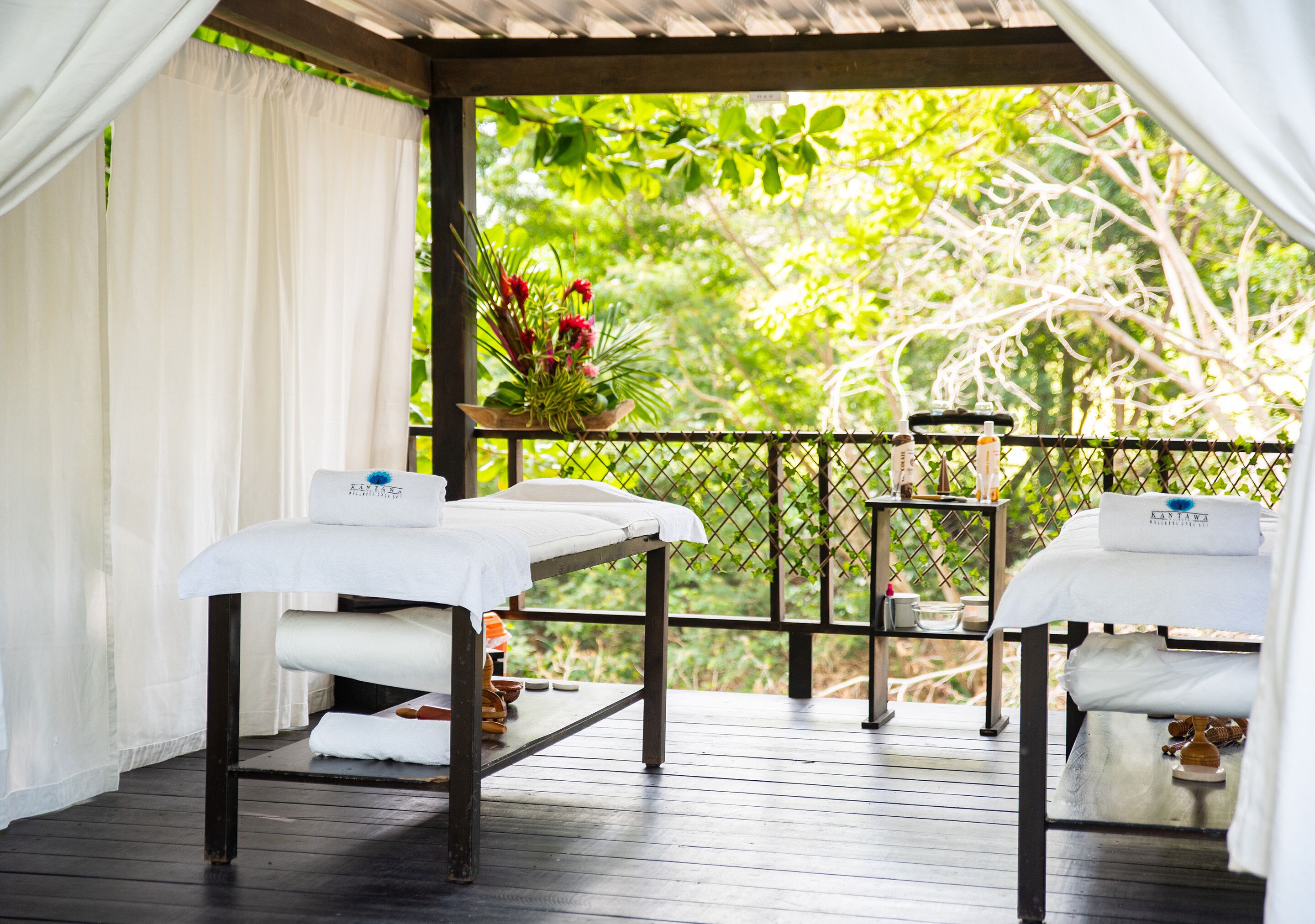 Spa-Außenbereich, Massageanwendungen