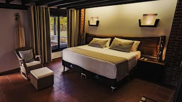 Suíte, terraço, vista para o rio | Roupas de cama premium, camas Select Comfort, frigobar