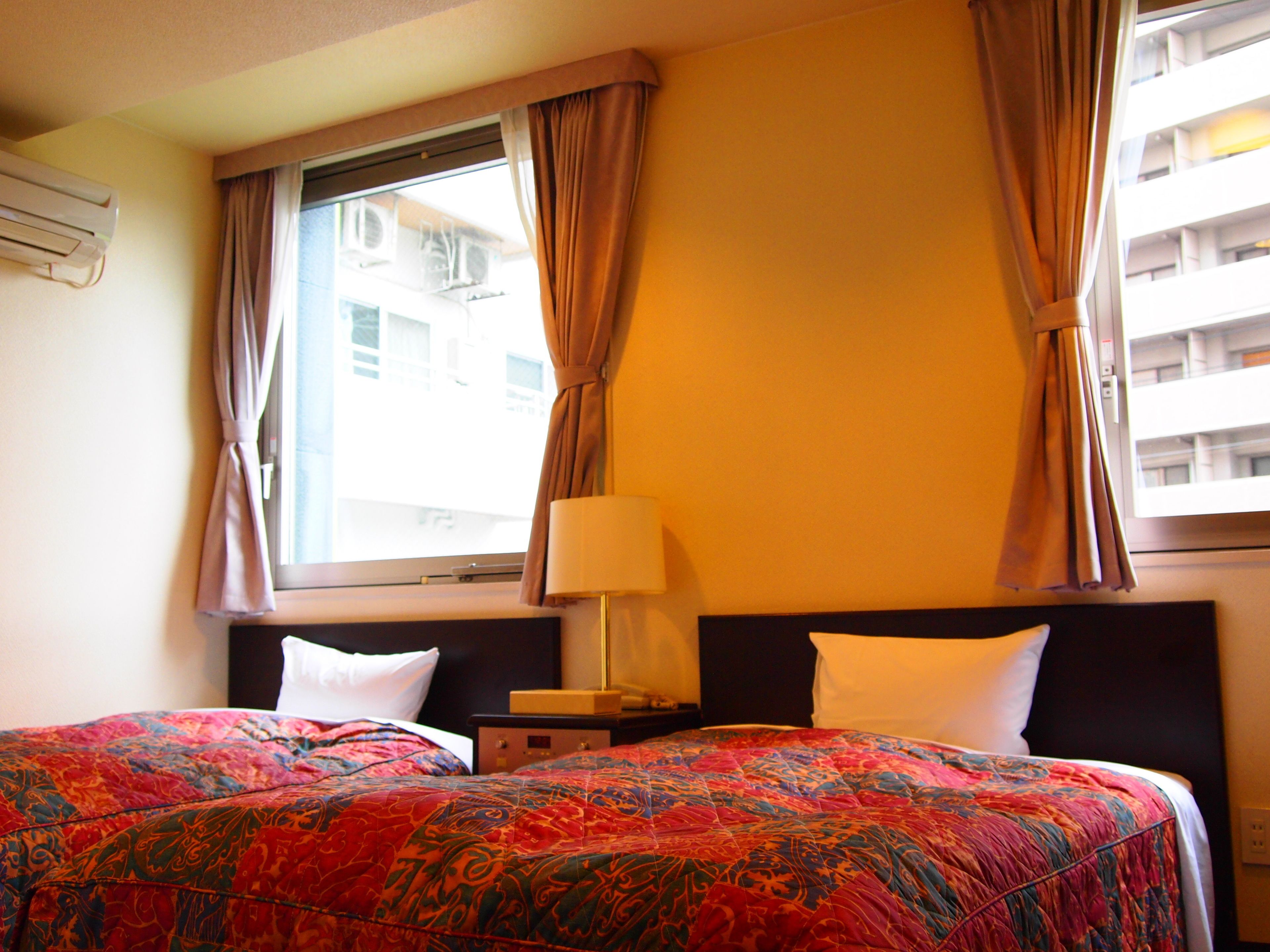 twin room, smoking | free wifi, bed sheets